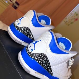 Air Jordan 3 retro size 9 men size worm them once their literally brand new